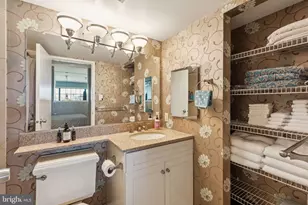 2429 Locust St, Philadelphia, PA 19103 - Photo 33