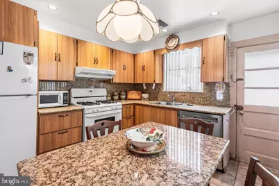 2439 S Rosewood Street, Philadelphia, PA 19145 - Photo 9