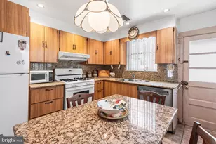 2439 S Rosewood St, Philadelphia, PA 19145 - Photo 9