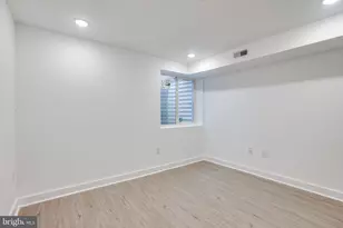 922 W Arizona St, Philadelphia, PA 19133 - Photo 13