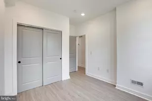 922 W Arizona St, Philadelphia, PA 19133 - Photo 7