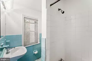 327 Lawrence Ct, Philadelphia, PA 19106 - Photo 15