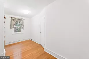 327 Lawrence Ct, Philadelphia, PA 19106 - Photo 7