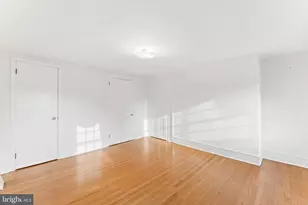 327 Lawrence Ct, Philadelphia, PA 19106 - Photo 9