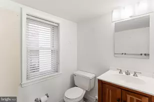 327 Lawrence Ct, Philadelphia, PA 19106 - Photo 13