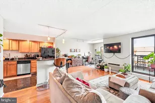 200 Lombard St, Philadelphia, PA 19147 - Photo 3