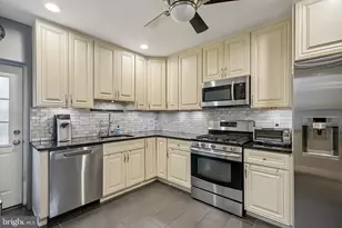 2021 Bainbridge St, Philadelphia, PA 19146 - Photo 9