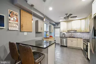 2021 Bainbridge St, Philadelphia, PA 19146 - Photo 7