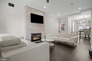842 N 28th St, Philadelphia, PA 19130 - Photo 3