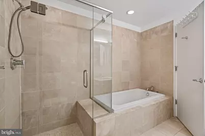 1101 Locust Street #2K, Philadelphia, PA 19107 - Photo 11