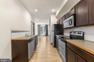 812 N 15th St, Philadelphia, PA 19130 - Photo 1