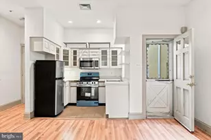 1529 Green St, Philadelphia, PA 19130 - Photo 11