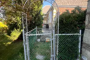 1026 Chandler St, Philadelphia, PA 19111 - Photo 35