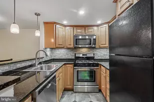 20102 Delaire Landing Rd, Philadelphia, PA 19114 - Photo 3