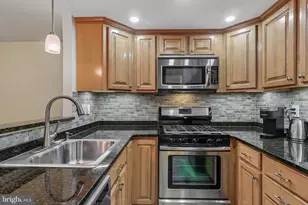 20102 Delaire Landing Rd, Philadelphia, PA 19114 - Photo 5