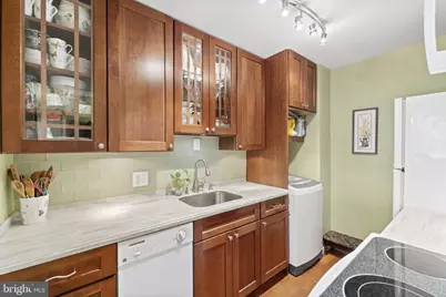 1901 John F Kennedy Boulevard #924, Philadelphia, PA 19103 - Photo 5