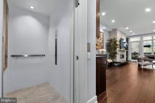 209 S 22nd St, Philadelphia, PA 19103 - Photo 25