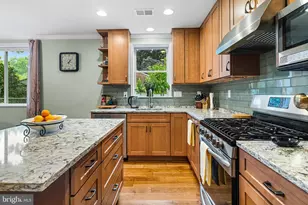 331 Crest Park Rd, Philadelphia, PA 19119 - Photo 15