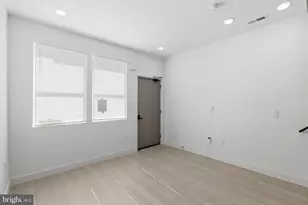 1032 W Orleans St, Philadelphia, PA 19133 - Photo 3