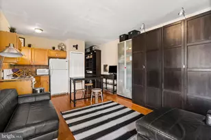 2520 S Iseminger St, Philadelphia, PA 19148 - Photo 3