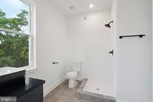 156 W Cumberland St, Philadelphia, PA 19133 - Photo 33