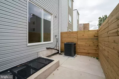 156 W Cumberland Street, Philadelphia, PA 19133 - Photo 17