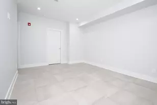 810 N Uber St, Philadelphia, PA 19130 - Photo 29