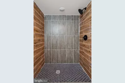 922 W Susquehanna Avenue, Philadelphia, PA 19122 - Photo 35