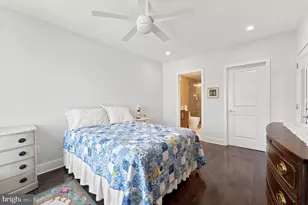 1729 Carpenter St, Philadelphia, PA 19146 - Photo 13