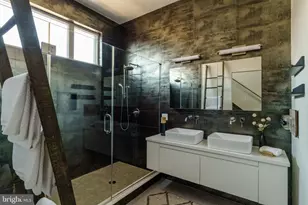 227 W George St, Philadelphia, PA 19123 - Photo 13