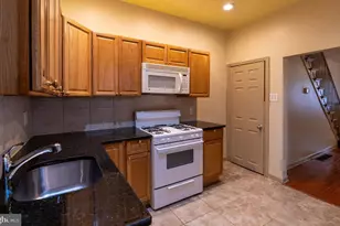 2022 S Opal St, Philadelphia, PA 19145 - Photo 9