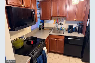 2001 Hamilton Street #1525, Philadelphia, PA 19130 - Photo 9