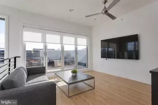301 Brown St, Philadelphia, PA 19123 - Photo 17