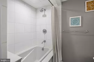 313 N 3rd St, Philadelphia, PA 19106 - Photo 25