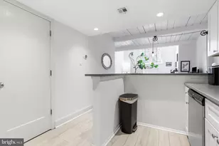 870 N 28th St, Philadelphia, PA 19130 - Photo 7