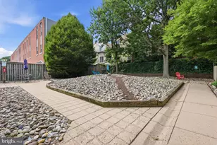 870 N 28th St, Philadelphia, PA 19130 - Photo 21