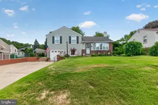 3801 Chalfont Dr, Philadelphia, PA 19154 - Photo 3