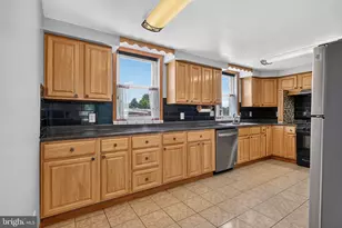 1100 Surrey Rd, Philadelphia, PA 19115 - Photo 9