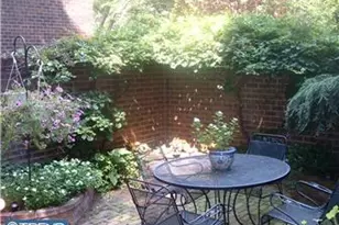 25 St James Ct, Philadelphia, PA 19106 - Photo 3