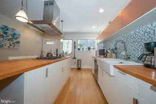 715 Shirley St, Philadelphia, PA 19130 - Photo 9