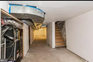 1015 W Susquehanna Ave, Philadelphia, PA 19122 - Photo 5