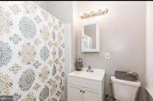 1015 W Susquehanna Ave, Philadelphia, PA 19122 - Photo 11