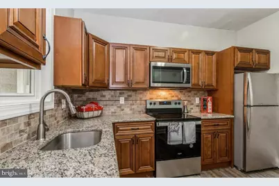 1015 W Susquehanna Avenue, Philadelphia, PA 19122 - Photo 13