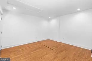 8 Bristow Pl, Philadelphia, PA 19123 - Photo 17