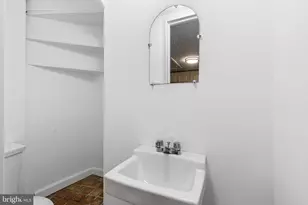 8 Bristow Pl, Philadelphia, PA 19123 - Photo 9