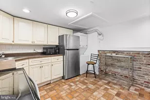 8 Bristow Pl, Philadelphia, PA 19123 - Photo 7