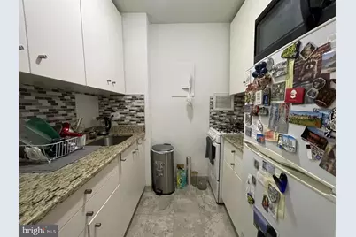 210 Locust Street #22EW, Philadelphia, PA 19106 - Photo 15