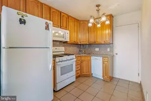 2401 Pennsylvania Ave, Philadelphia, PA 19130 - Photo 11