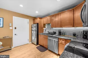 1901 Green St, Philadelphia, PA 19130 - Photo 5