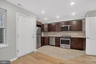 1431 Poplar St, Philadelphia, PA 19130 - Photo 3